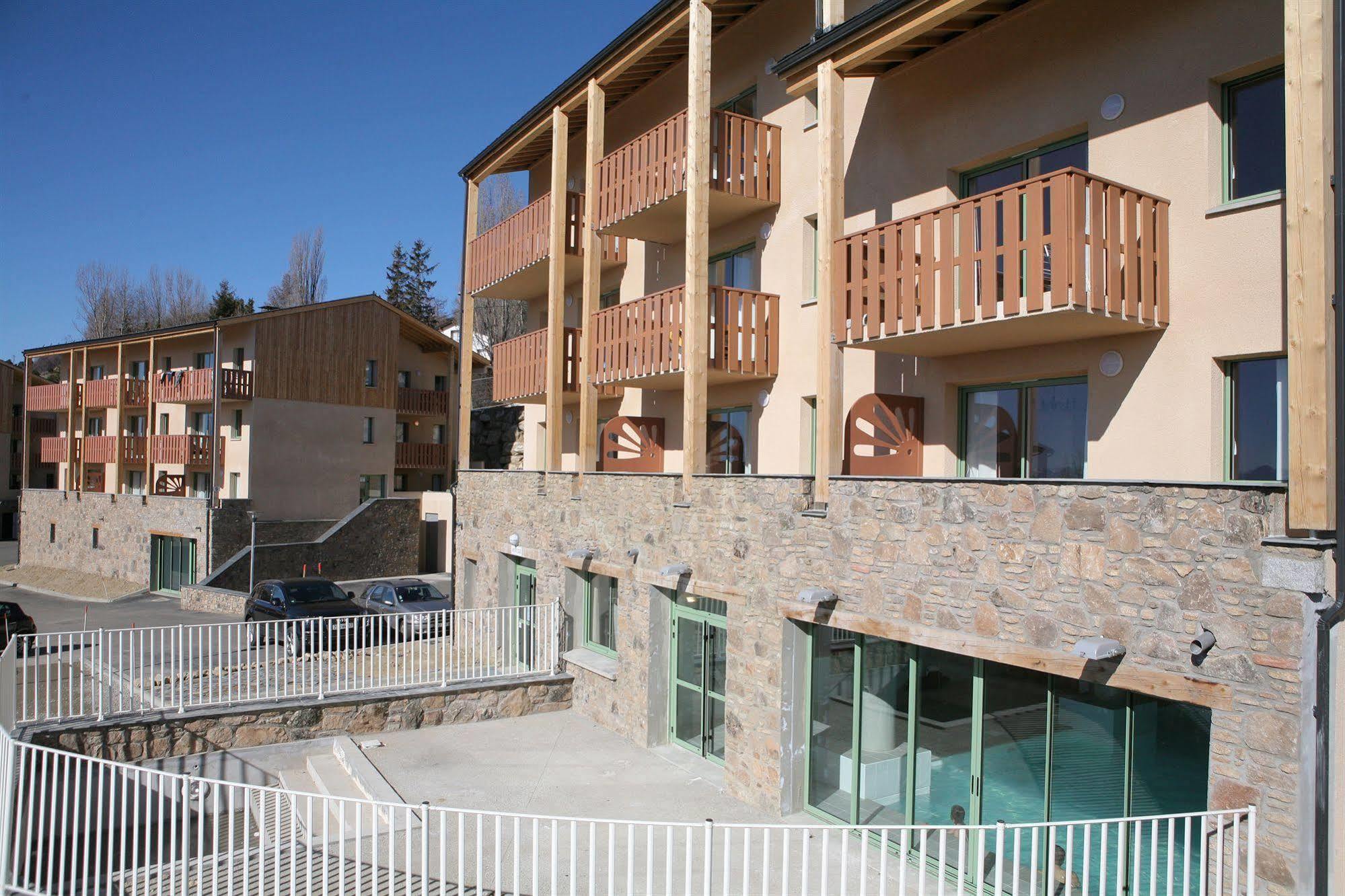 Residence Nemea Les Chalets Du Belvedere Font-Romeu-Odeillo-Via Екстериор снимка